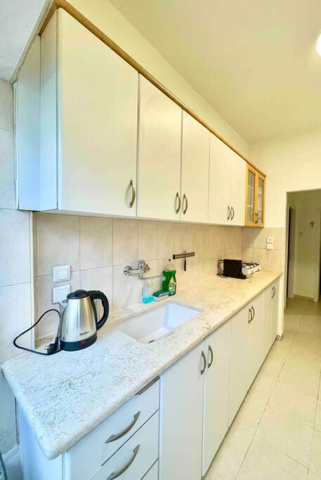 Rambam Beach Apartment Хайфа Экстерьер фото